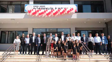 Manisa'nın o ilçesi yeni okuluna kavuştu