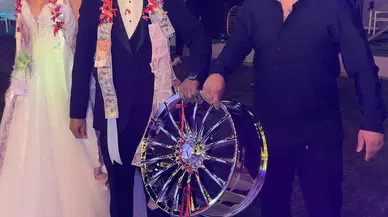 Gelin ve damada takılanı görenler şaşkına döndü