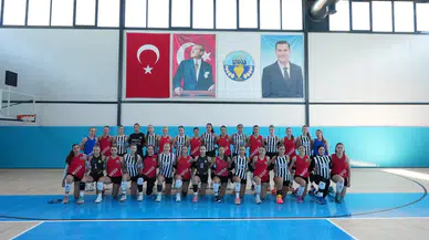 Mimar Ferdi Zeyrek Spor Kompleksi’nde ilk maç