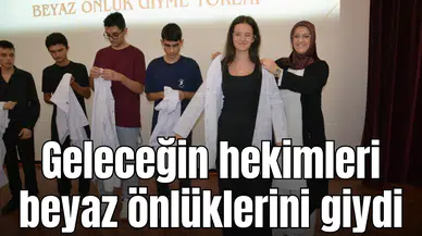 Geleceğin hekimleri beyaz önlüklerini giydi