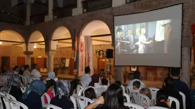 ŞEHZADELER BELEDİYESİ’NDEN TARİHİ KURŞUNLU HAN’DA FİLM GECESİ