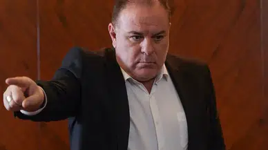 Usta oyuncu 26 yaş küçük eşiyle fotoğrafını paylaştı