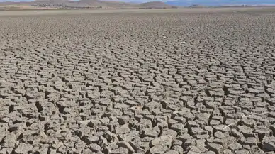 Bir göl daha kuraklığa kurban gitti