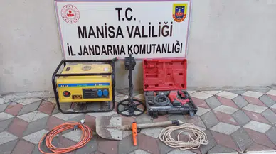 Manisa'da kaçak kazıya jandarmadan suçüstü