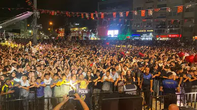 Aleyna Tilki konserine sağanak yağış engeli