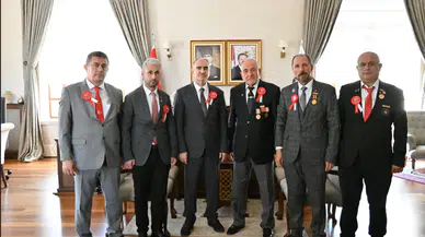 Vali Özkan gazileri makamında ağırladı