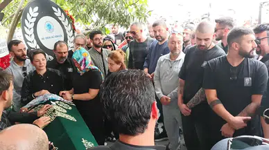 Sanatçı Güllü son yolculuğuna uğurlandı