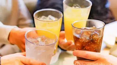 Uzmanlardan iftar uyarısı: Gazlı içecekler mide sorunlarını artırabilir