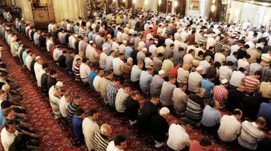 Ramazan Bayramı öncesi beklenen liste geldi: İşte il il bayram namazı saatleri