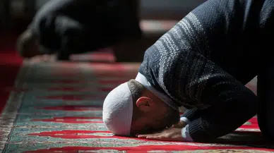 27 Mart cuma namazı saatleri belli oldu: İstanbul, Ankara ve İzmir’de vakit kaçta?