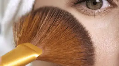 Makyaj neden çizgilere doluyor? Makyajın kalıcı olması için ürün sırası neden önemli? İşte doğru uygulama adımları