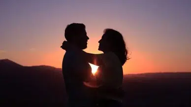 Çekiciliğin sırrı sadece dış görünüşte değil: İlişki uzmanları 6 özelliğe dikkat çekti