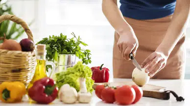 Mutfakta en sık yapılan hatalar ortaya çıktı: Yemeği çöpe atmadan kurtarmanın yolları