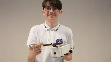 Öğrencilerin hazırladıkları robot Mete Gazoz'a rakip oldu