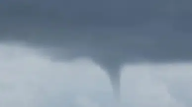 Denizde oluşan hortum korkuttu
