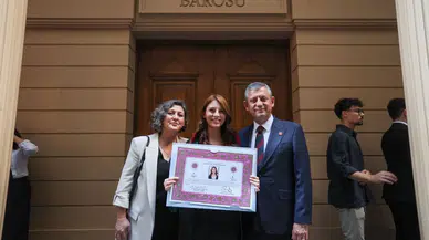 Özgür Özel'in kızı İpek Özel avukatlık ruhsatını aldı