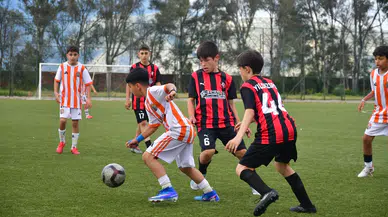 YILDIZSPOR 45 FK 4 KUPA KAZANDI