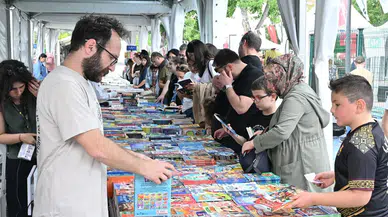 Manisalılardan kitap fuarına yoğun ilgi