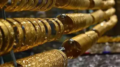 Altında Son Tren mi, Yeni Düşüş mü? Uzmanlardan Gram Altın İçin Kritik Uyarı