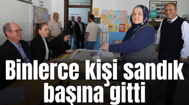 Binlerce kişi sandık başına gitti