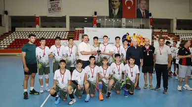 Manisalı voleybolculardan büyük başarı