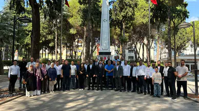 Anahtar Parti Manisa Şehitliğini ziyaret etti