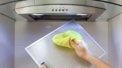 Yağ tutmuş aspiratör filtresi nasıl temizlenir? İşte adım adım pratik yöntem