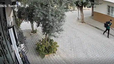 Turgutlu’daki okul saldırısında yeni görüntü! Saldırganın rahat tavırları kamerada