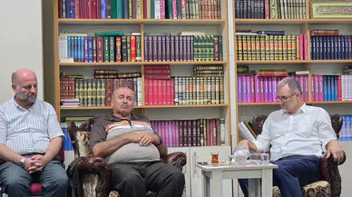 Şehit oğlunun emanetini gençlere anlattı