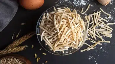 Evde Erişte Yapmanın Püf Noktaları! Hamura Su Yerine Ne Konmalı?
