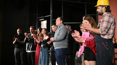 Manisalı tiyatrosevrelerden "Şiddetli Geçimsizlik"e tam not