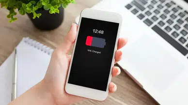 Telefonu gece boyunca şarj edenler dikkat: Pil ömrünü etkileyen asıl alışkanlık