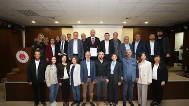 YENİ Parti Yunusemre İlçe Başkanı Yalçın Arçak mazbatasını aldı