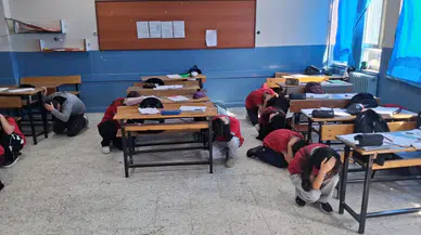 Manisa'da okulda deprem tatbikatı
