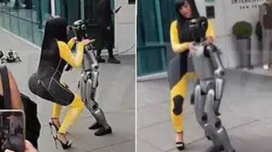 Cardi B'nin robot dansı görenleri şoka soktu