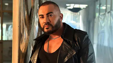 Ünlü şarkıcı İstanbul'un göbeğinde şarkı söyledi görenler gözlerine inanamadı