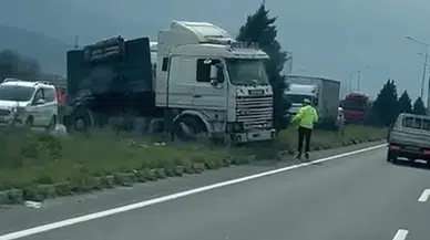 Manisa’da tır ile kamyon çarpıştı