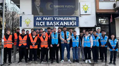 AK Parti Yunusemreli gençler iftarlık dağıttı