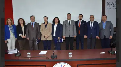 Manisa'da "Yeni küresel ekonomide vergilendirme ve Türkiye" paneli gerçekleştirildi