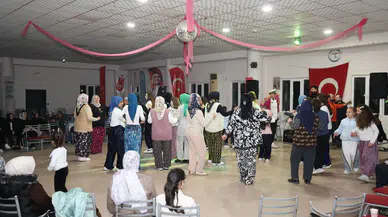 Şalvar gecesinde doyasıya eğlendiler