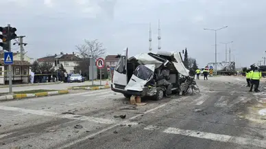 Freni patlayan tır ortalığı birbirine kattı: 7 araç birbirine girdi, 18 yaralı