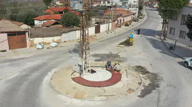 Yılmaz Mahallesi’nde Kavşak Düzenleme Çalışmaları Sürüyor