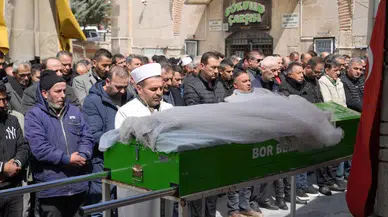 Kocası tarafından katledilmişti! 3 çocuk annesi son yolculuğa uğurlandı