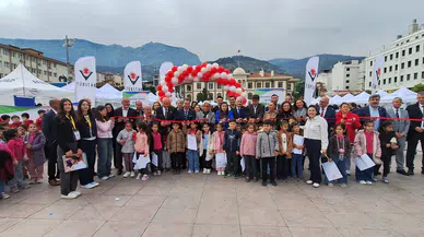 Şehzadeler’de “Bilim Şenliği” ile öğrenciler geleceğe hazırlanıyor