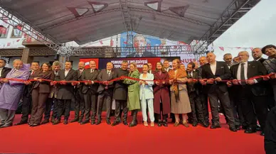 CHP Genel Başkanı Özgür Özel Manisa’da toplu açılış törenine katıldı