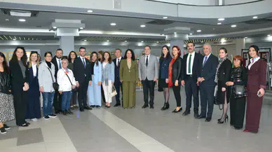 Manisa'da avukatlardan 88 eserlik resim sergisi