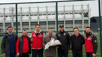 Manisa Amatör Spor Kulüpler Birliği’nden polislere karanfil