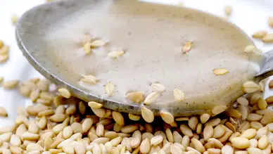 Pekmezi Sollayan Besin Demir Depolarını Dolduruyor