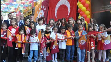 İlçedeki Galatasaray Taraftarlar Derneği'ni minikler açtı