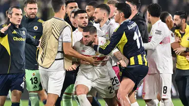 Atılan manşetleri görmeniz lazım! Bütün ülke Fenerbahçe'yi konuşuyor